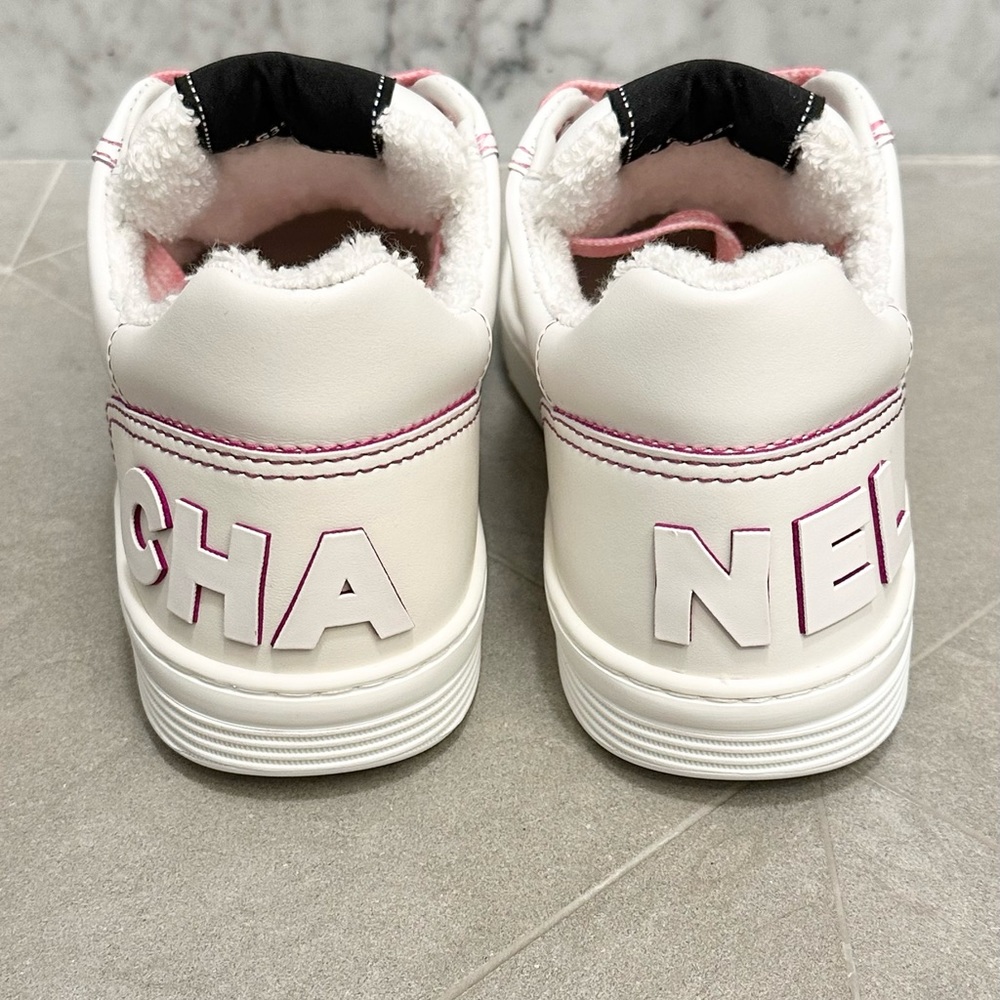 Chanel trainers sneakers white pink 3D logo 38.5 NIB AUTH - Picture 3 of 6